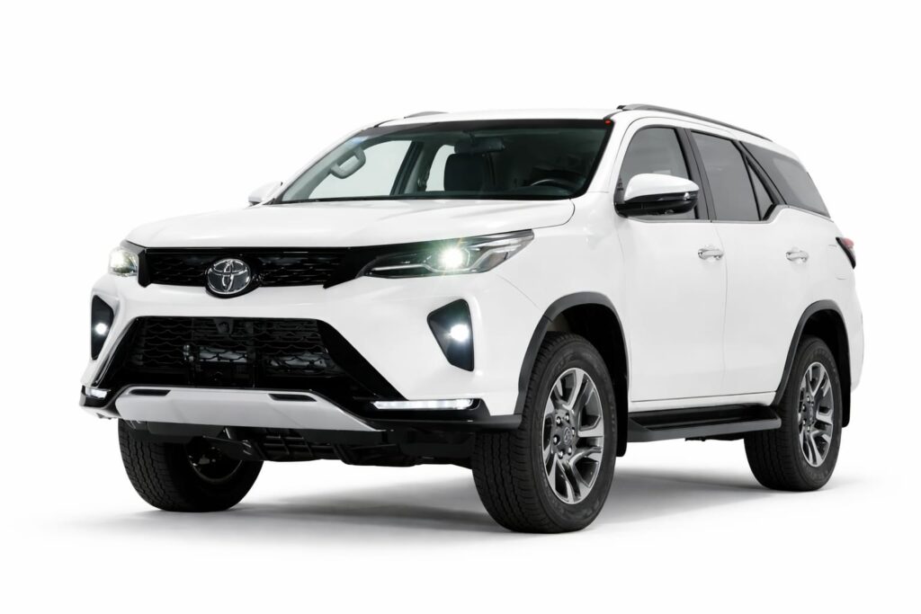 Fortuner taxi service in Chandigarh for luxury SUV travel and outstation trips